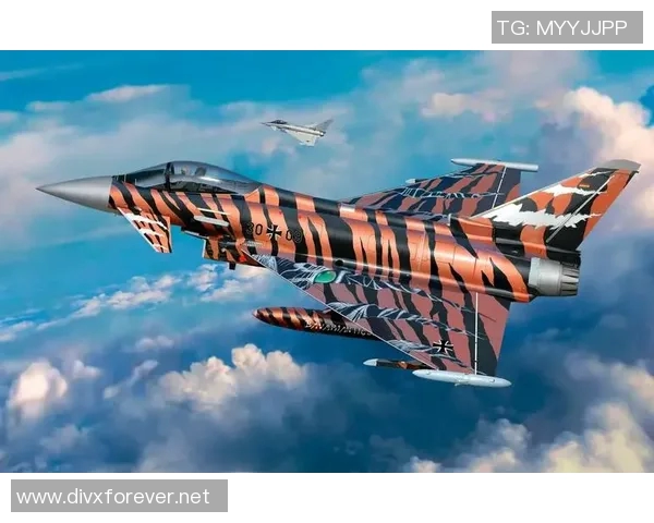 坚丰足球明星绘画展现运动之美与艺术魅力的完美结合 坚丰足球明星绘画展现运动之美与艺术魅力的完美结合