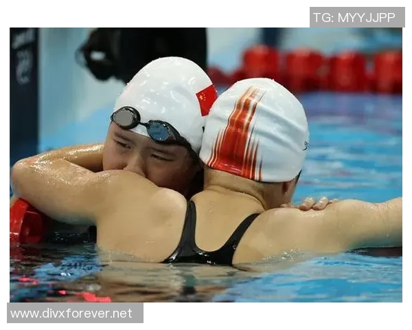 澳洲足球明星浪漫求婚惊喜瞬间引发粉丝热议与祝福