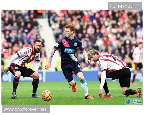 腿部受伤的足球明星如何克服困难重返赛场的励志故事 腿部受伤的足球明星如何克服困难重返赛场的励志故事